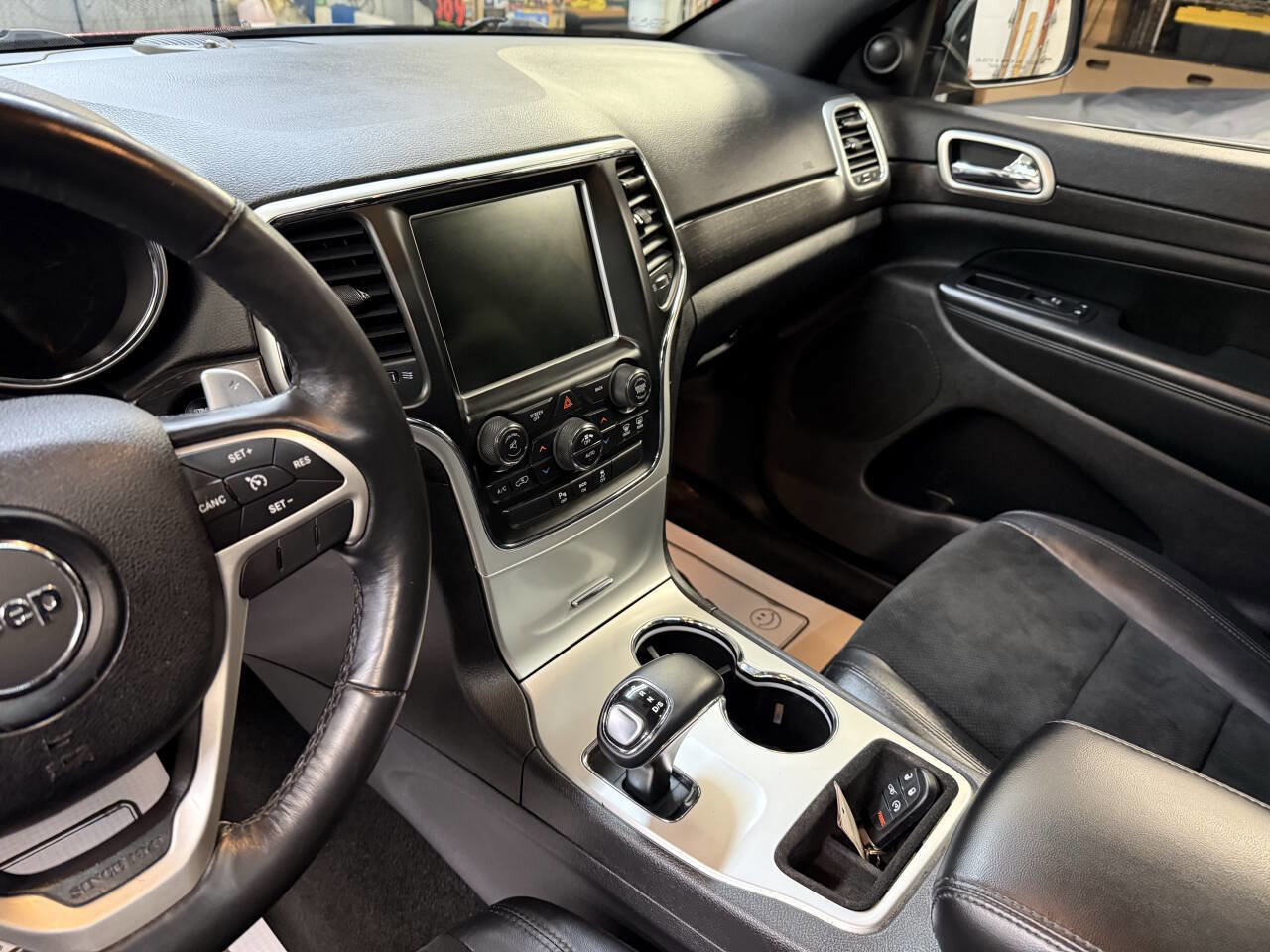 Used 2015 Jeep Grand Cherokee Altitude AWD/4WD image 17