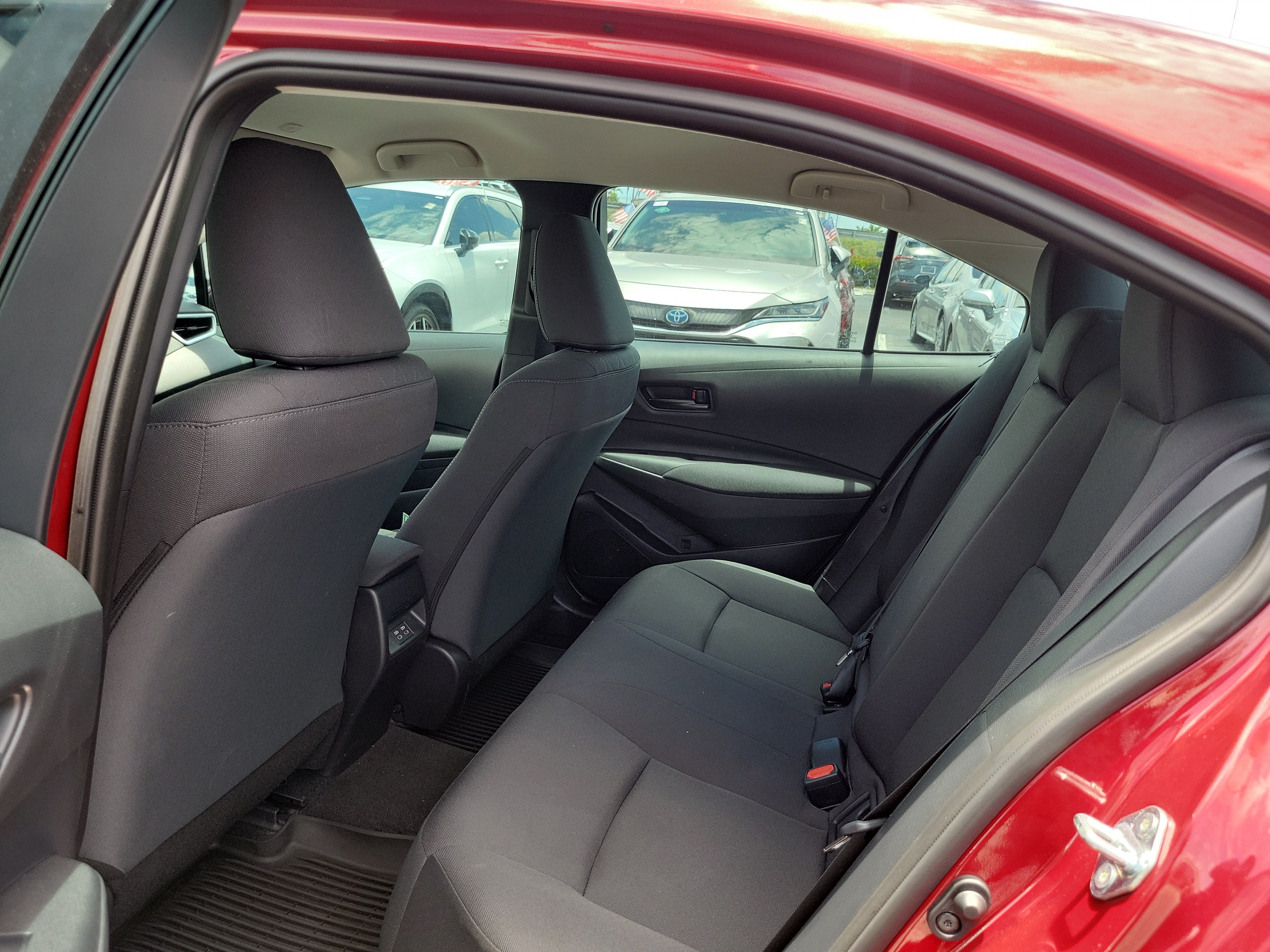 Used 2025 Toyota Corolla LE FWD image 18