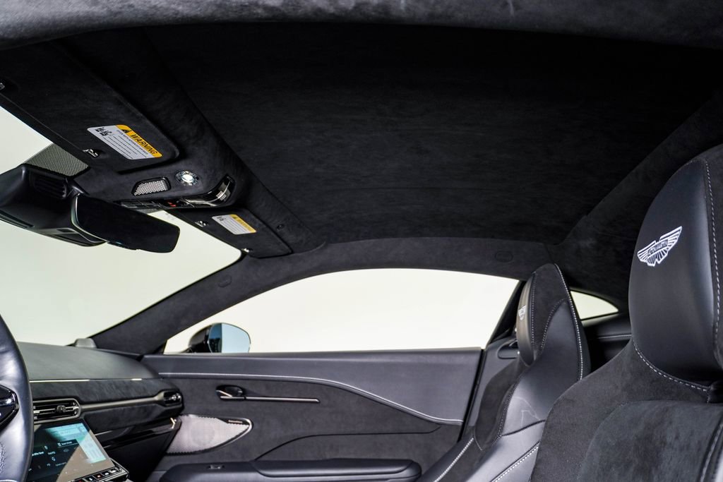 Used 2025 Aston Martin V8 Vantage Coupe RWD image 22