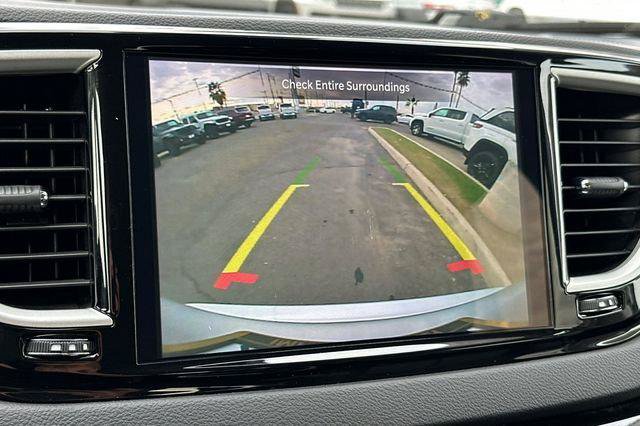 Certified 2024 Chrysler Pacifica Touring-L FWD image 3