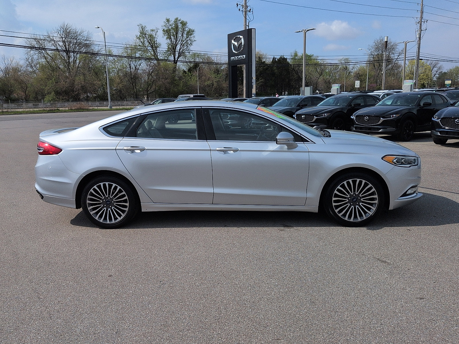 Used 2018 Ford Fusion Titanium image 2