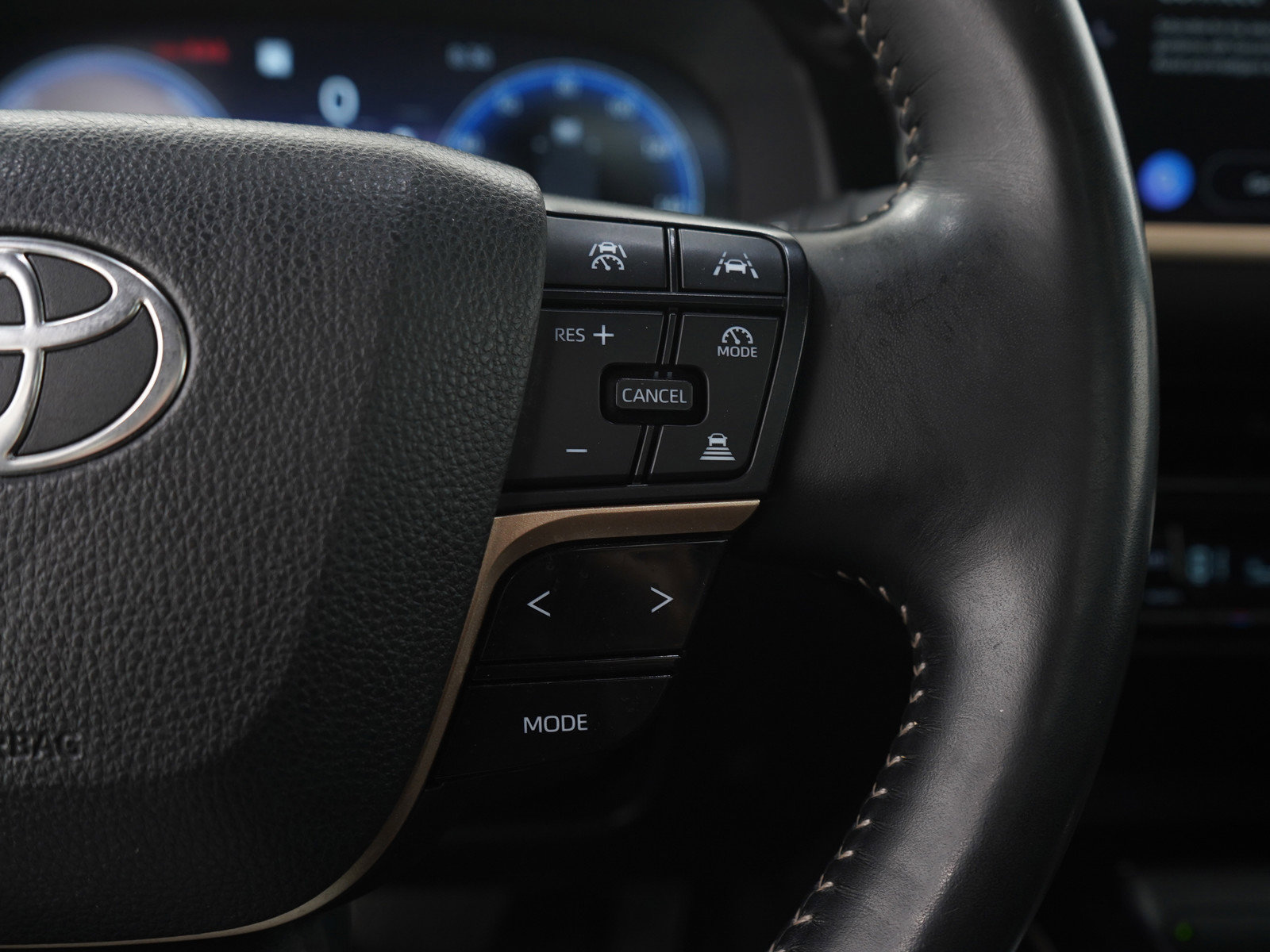 Used 2024 Toyota Crown AWD/4WD image 26
