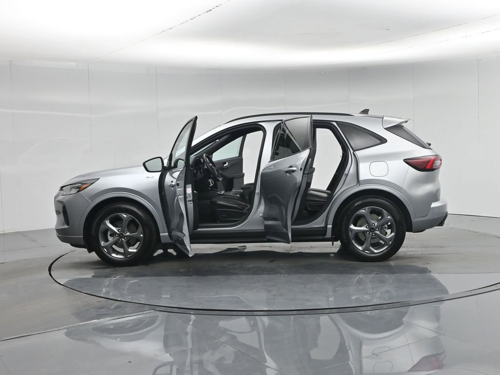 Certified 2024 Ford Escape ST-Line w/ Cold Weather Package image 5