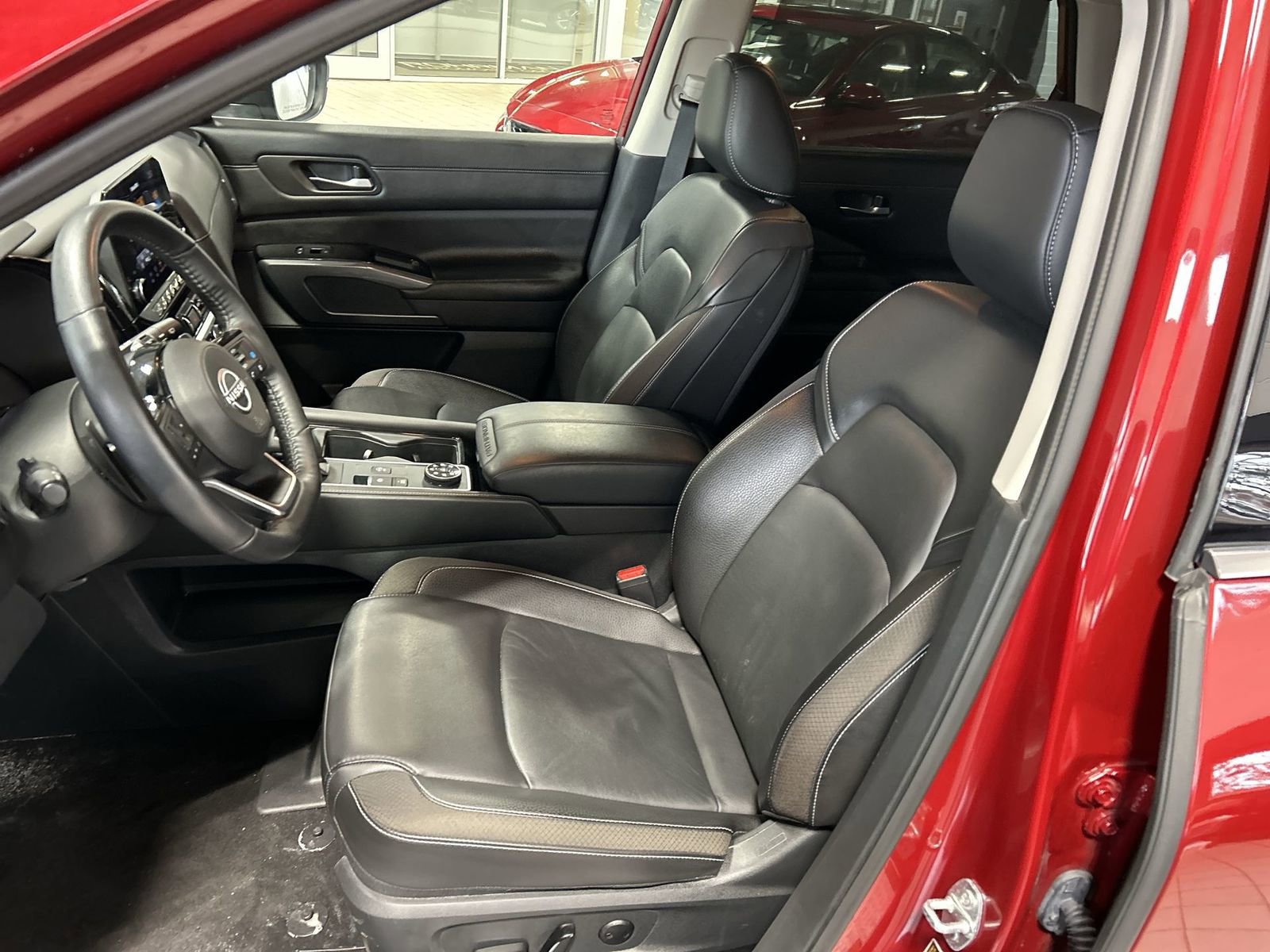 Certified 2024 Nissan Pathfinder SL AWD/4WD image 26