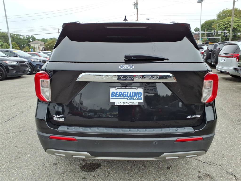Used 2022 Ford Explorer XLT w/ Equipment Group 202A AWD/4WD image 5