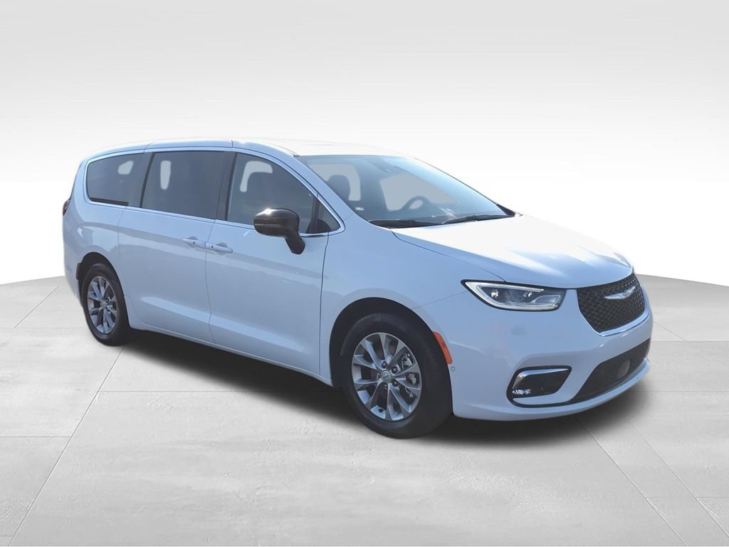 New 2026 Chrysler Pacifica Limited w/ Uconnect Theater Family Group FWD image 2