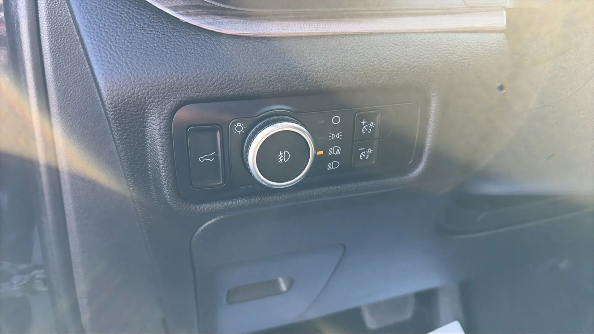 Used 2024 Ford Explorer Limited w/ Equipment Group 301A image 12