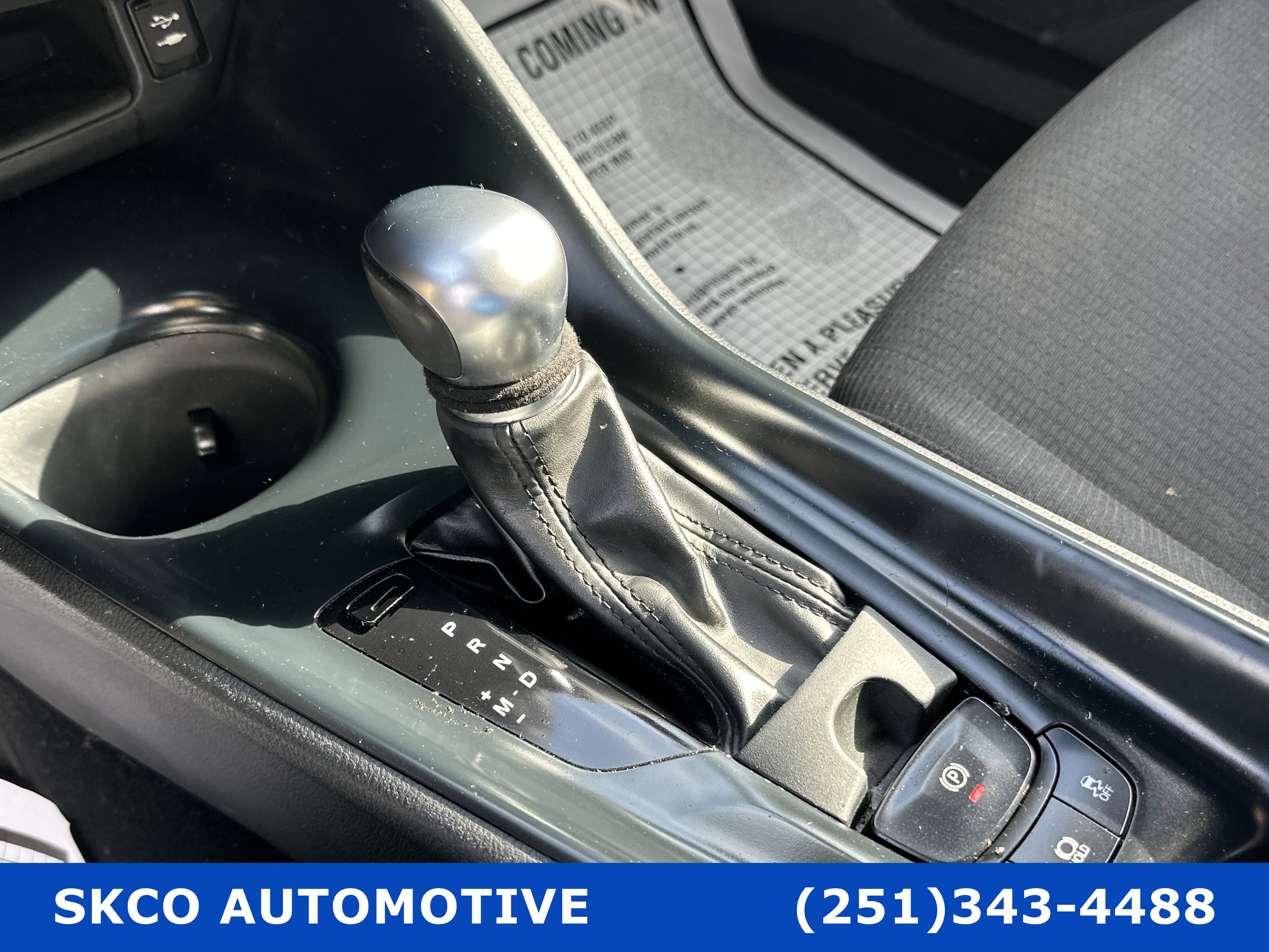 Used 2019 Toyota C-HR LE image 23