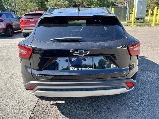New 2026 Chevrolet Trax LT w/ Driver Confidence Package FWD image 4