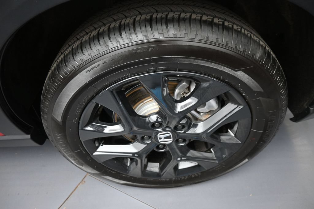 Certified 2025 Honda HR-V Sport image 15