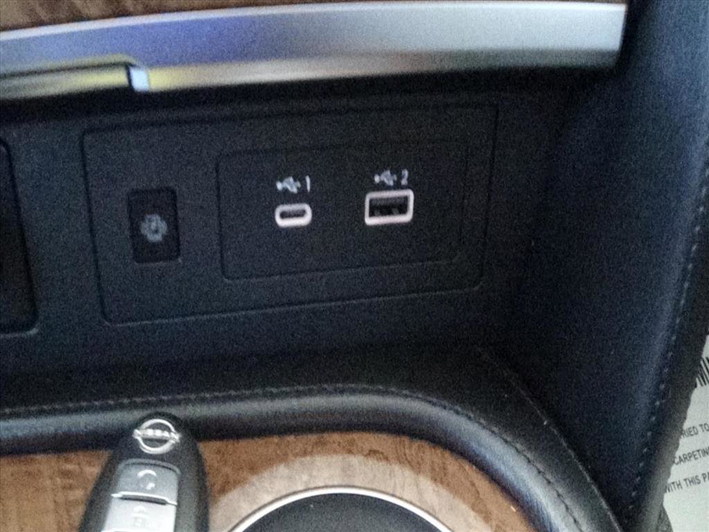 Used 2022 Nissan Armada SL w/ Captain's Chairs Package image 37