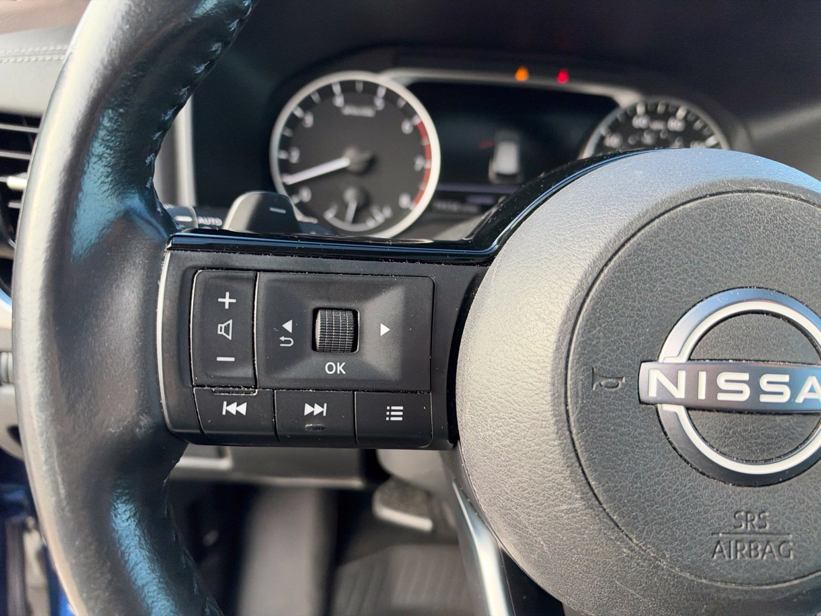Used 2023 Nissan Rogue SL w/ SL Premium Package FWD image 15