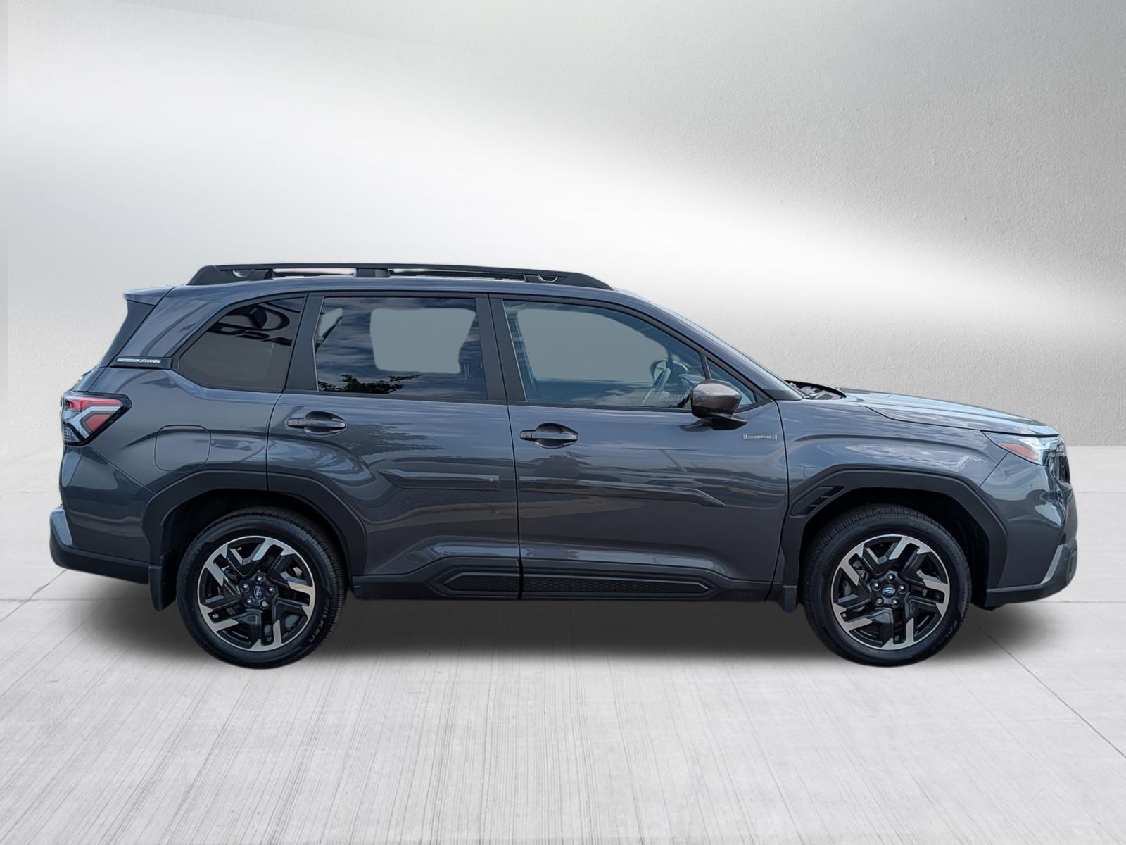 Used 2025 Subaru Forester Premium AWD/4WD image 8