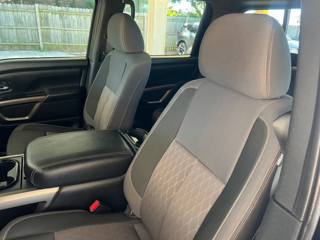 Certified 2024 Nissan Titan SV w/ SV Bronze Edition Package AWD/4WD image 5