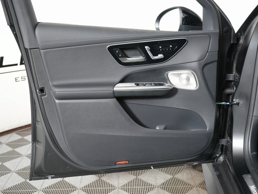 Certified 2026 Mercedes-Benz GLC 300 4MATIC image 11