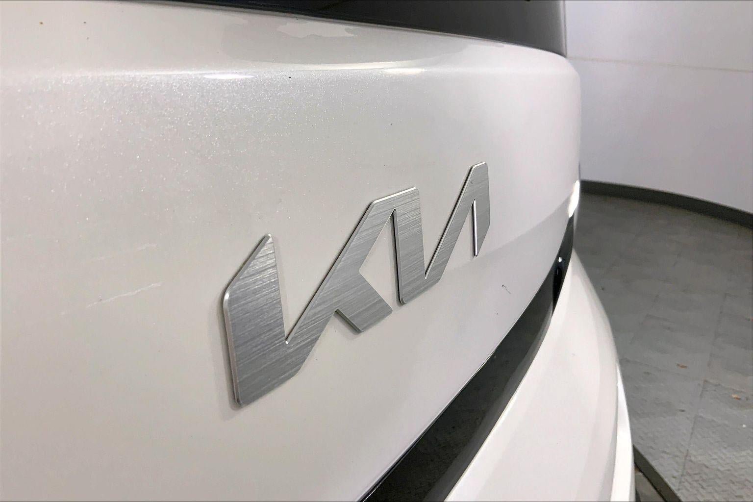 Certified 2025 Kia Soul LX FWD image 29