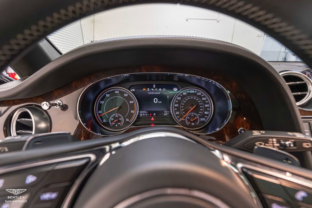 Used 2017 Bentley Bentayga AWD/4WD image 49