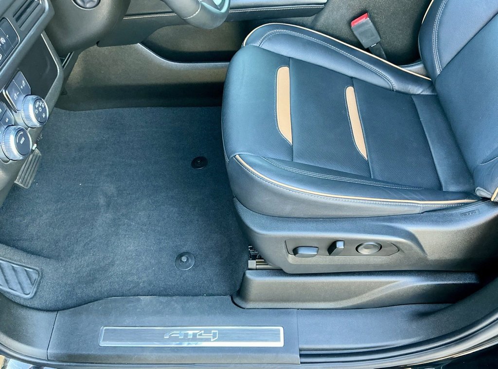 Used 2023 GMC Yukon XL AT4 image 38