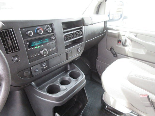 Used 2015 Chevrolet Express 3500 RWD image 12