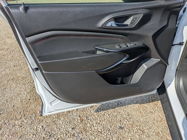 New 2026 Chevrolet Trax RS w/ Sunroof Package FWD image 8