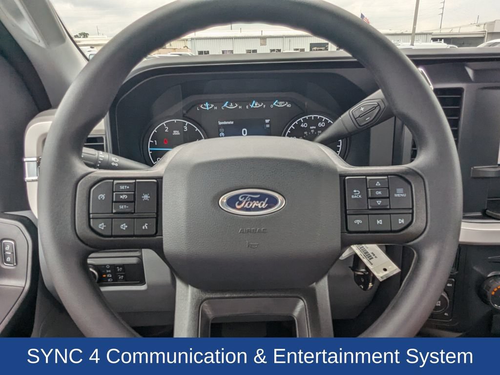 Used 2025 Ford F550 4x4 Regular Cab Super Duty image 21