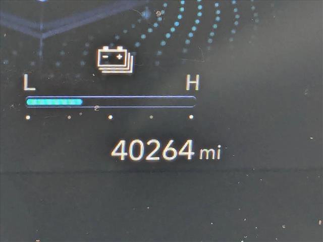 Used 2023 Hyundai Elantra Limited image 11