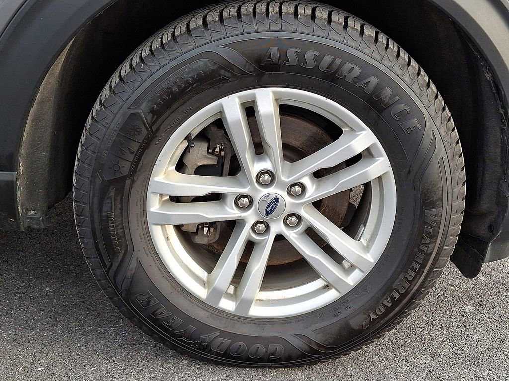 Used 2022 Ford Explorer XLT w/ Equipment Group 202A image 8