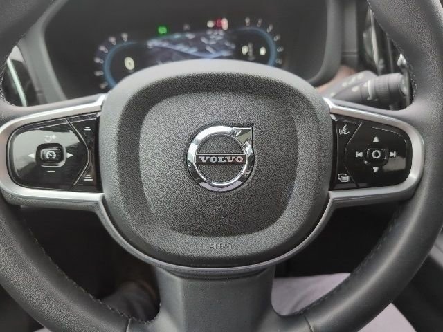 Used 2023 Volvo XC60 B5 Ultimate image 24