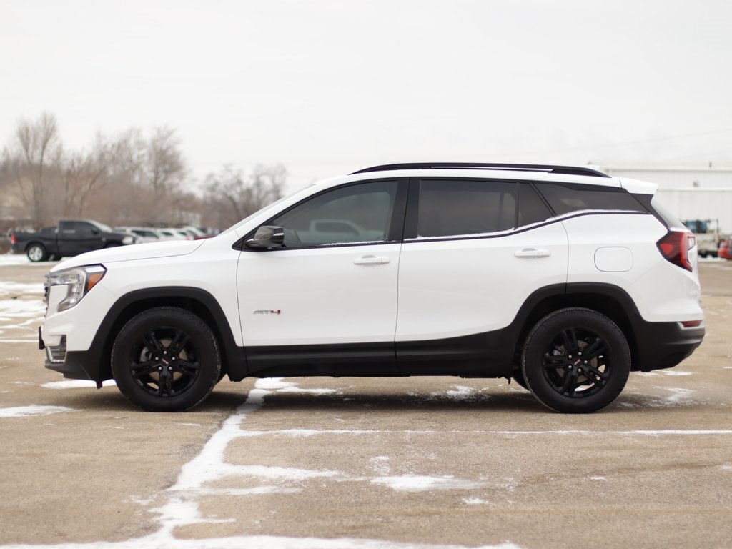 Used 2022 GMC Terrain AT4 image 4