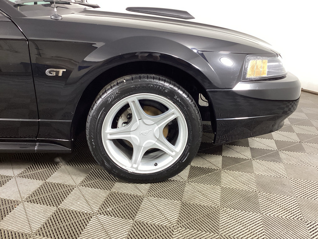 Used 2001 Ford Mustang GT RWD image 7
