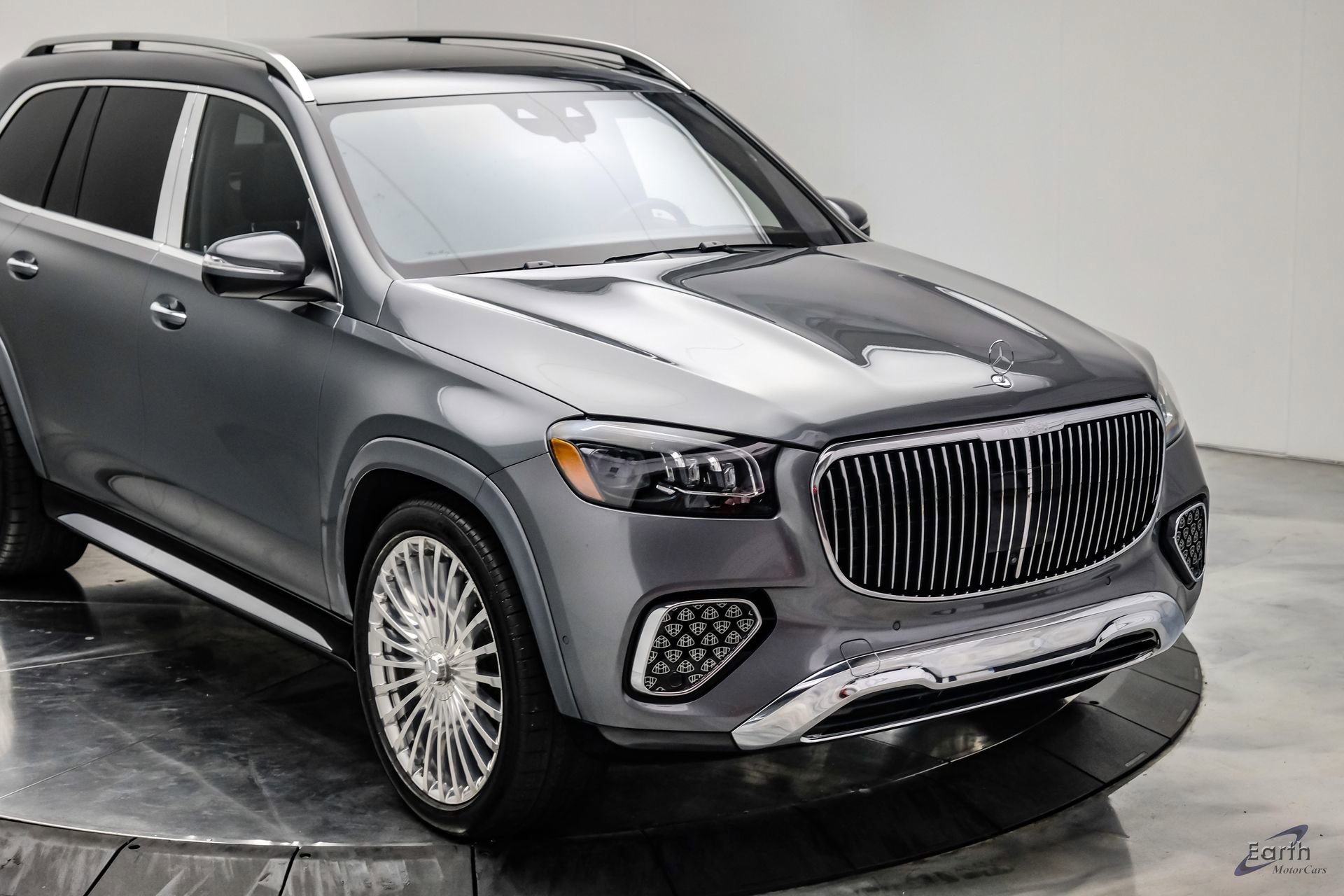 Used 2024 Mercedes-Benz Maybach GLS 600 4MATIC image 33