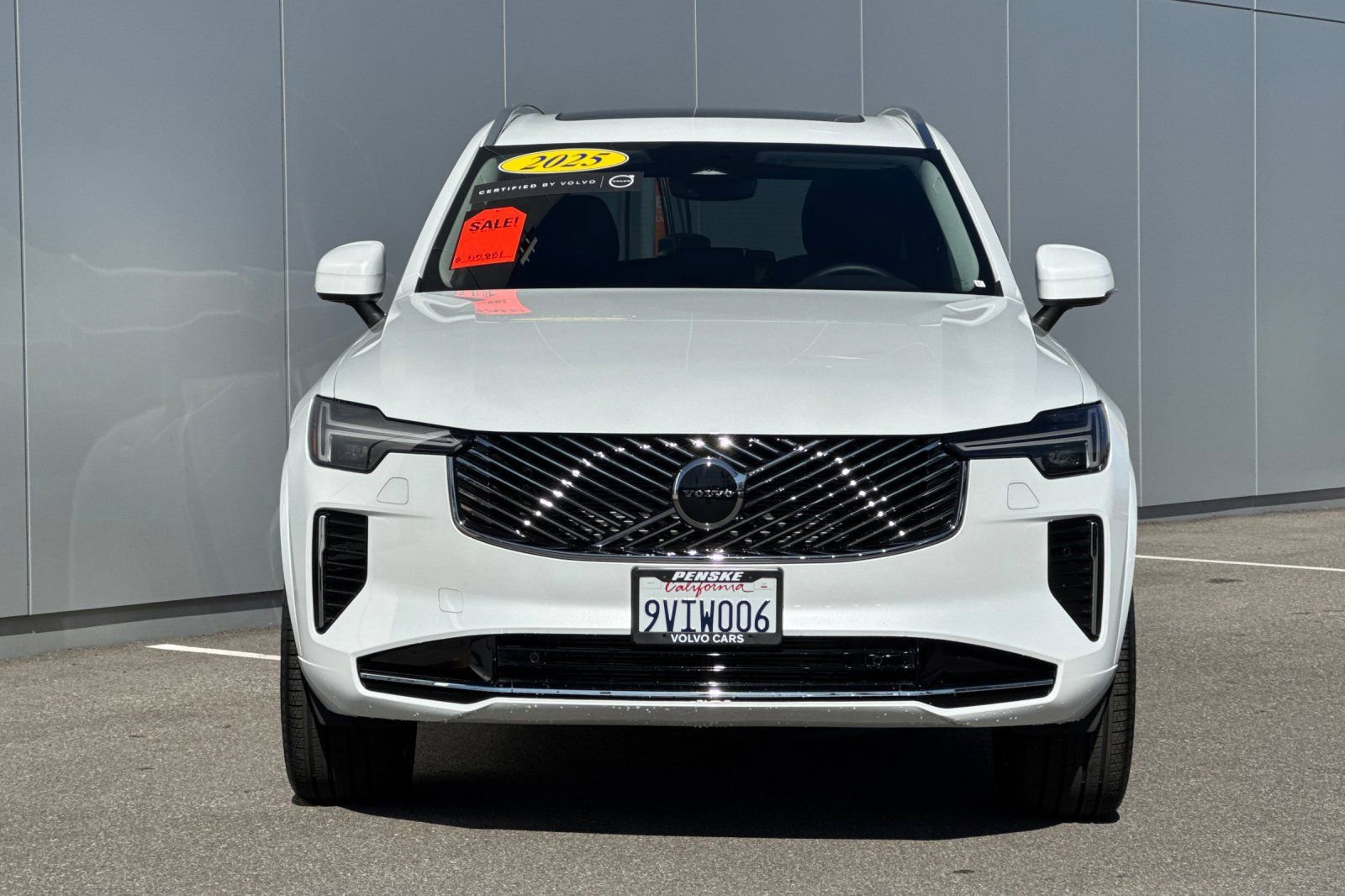 Used 2025 Volvo XC90 B6 Core w/ Protection Package Premier image 8