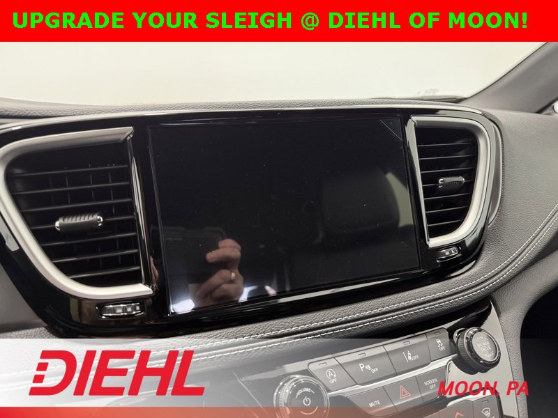 New 2026 Chrysler Pacifica Select image 34