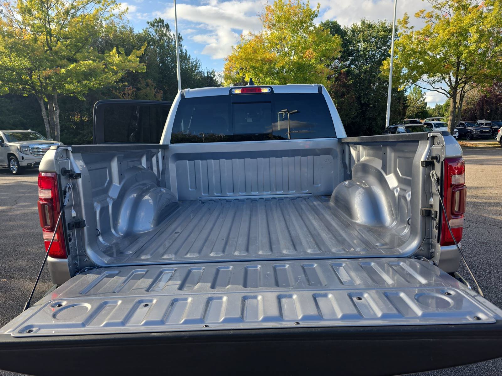 Used 2021 RAM 1500 Laramie AWD/4WD image 12