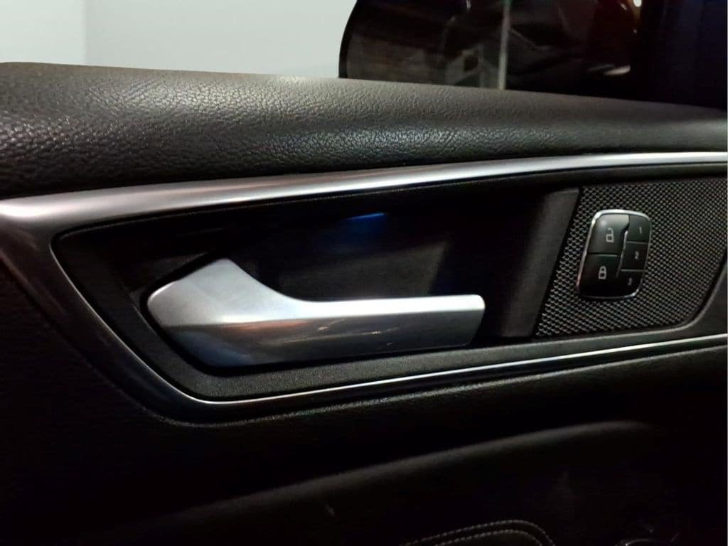 Used 2015 Ford Edge Titanium w/ Equipment Group 301A AWD/4WD image 18