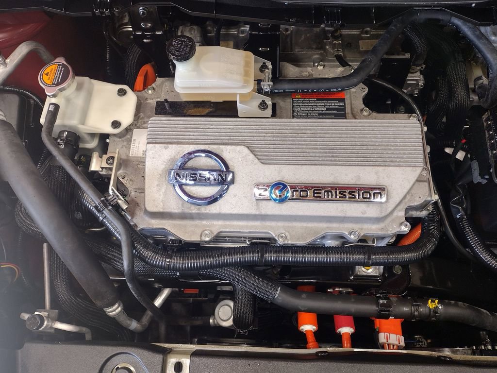 Used 2011 Nissan Leaf SL FWD image 6