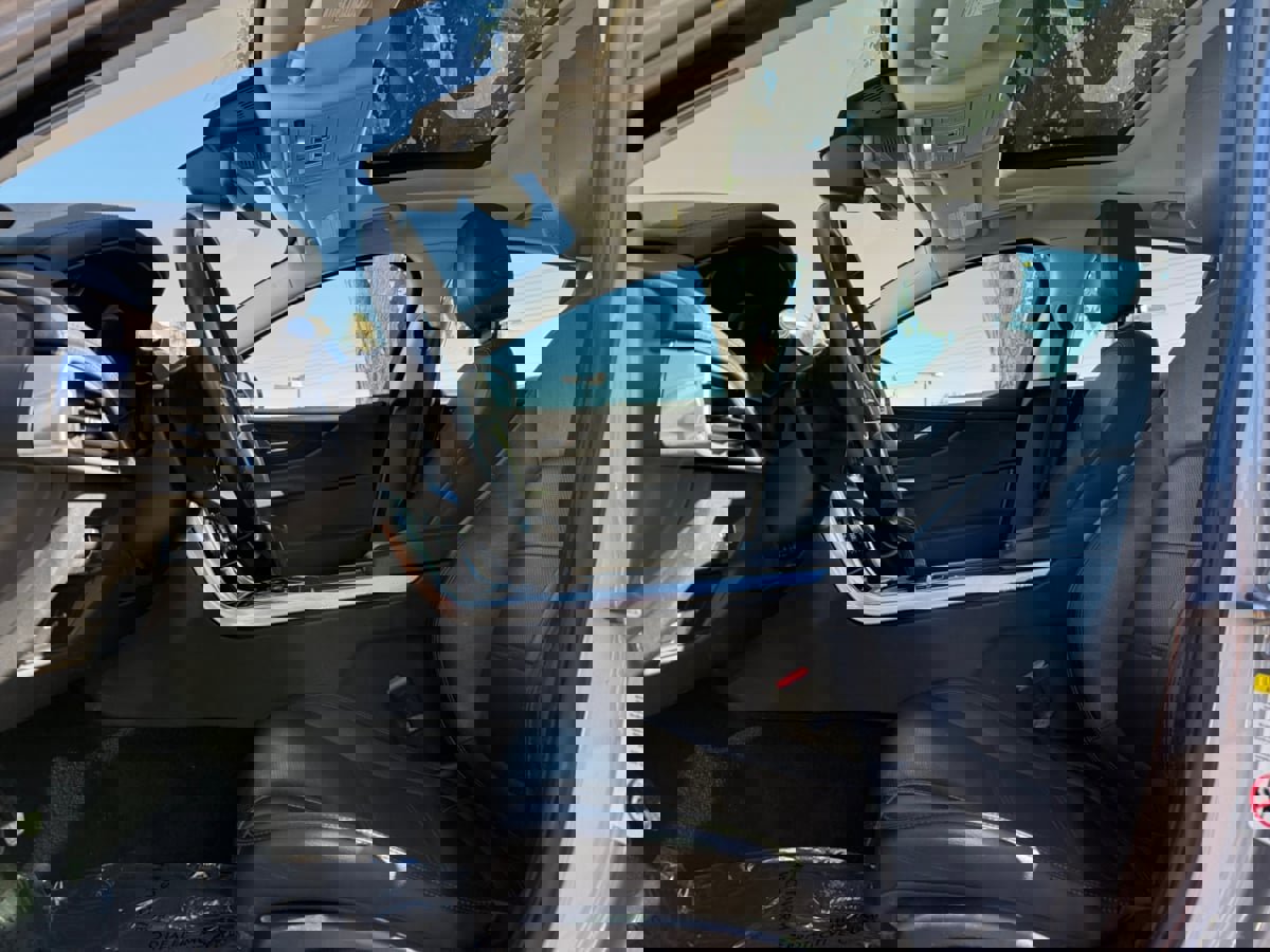 Used 2020 Jaguar XE S image 14