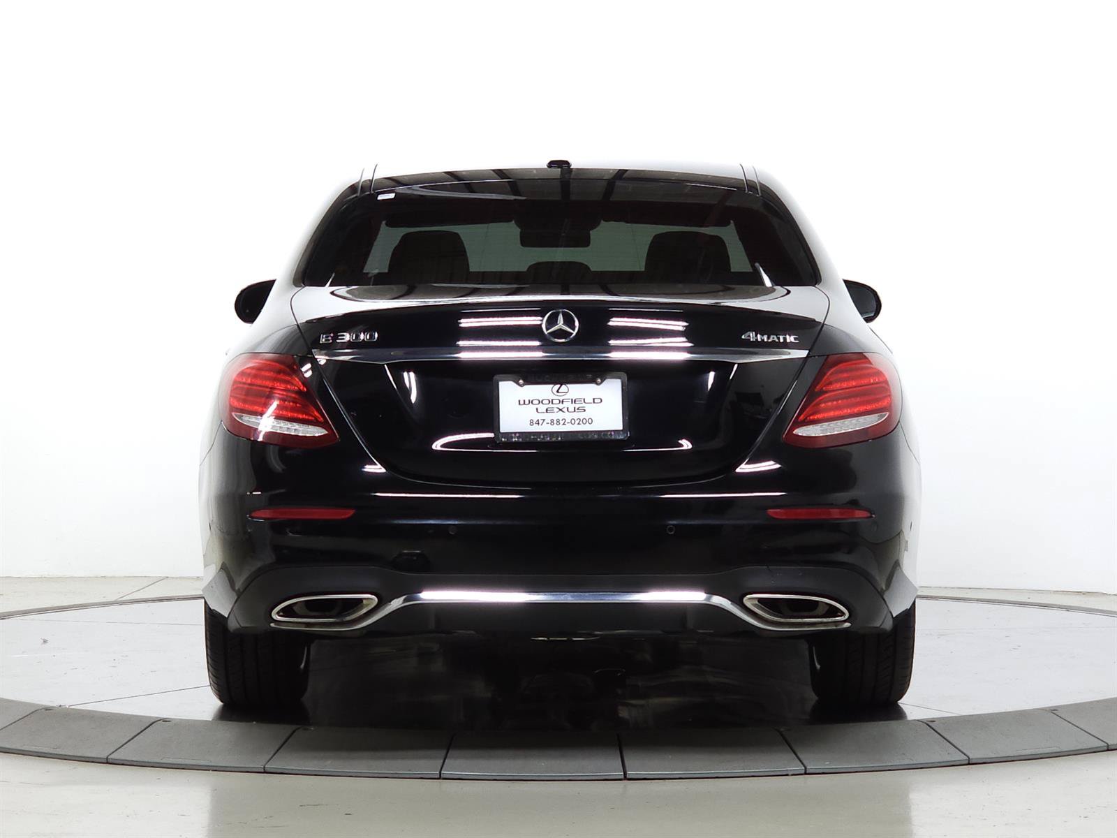 Used 2017 Mercedes-Benz E 300 4MATIC image 6
