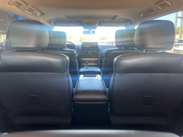 Used 2023 Nissan Armada Platinum w/ Captain's Chairs Package RWD image 13