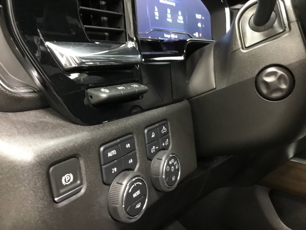 Used 2024 Chevrolet Silverado 1500 High Country w/ High Country Premium Package image 13