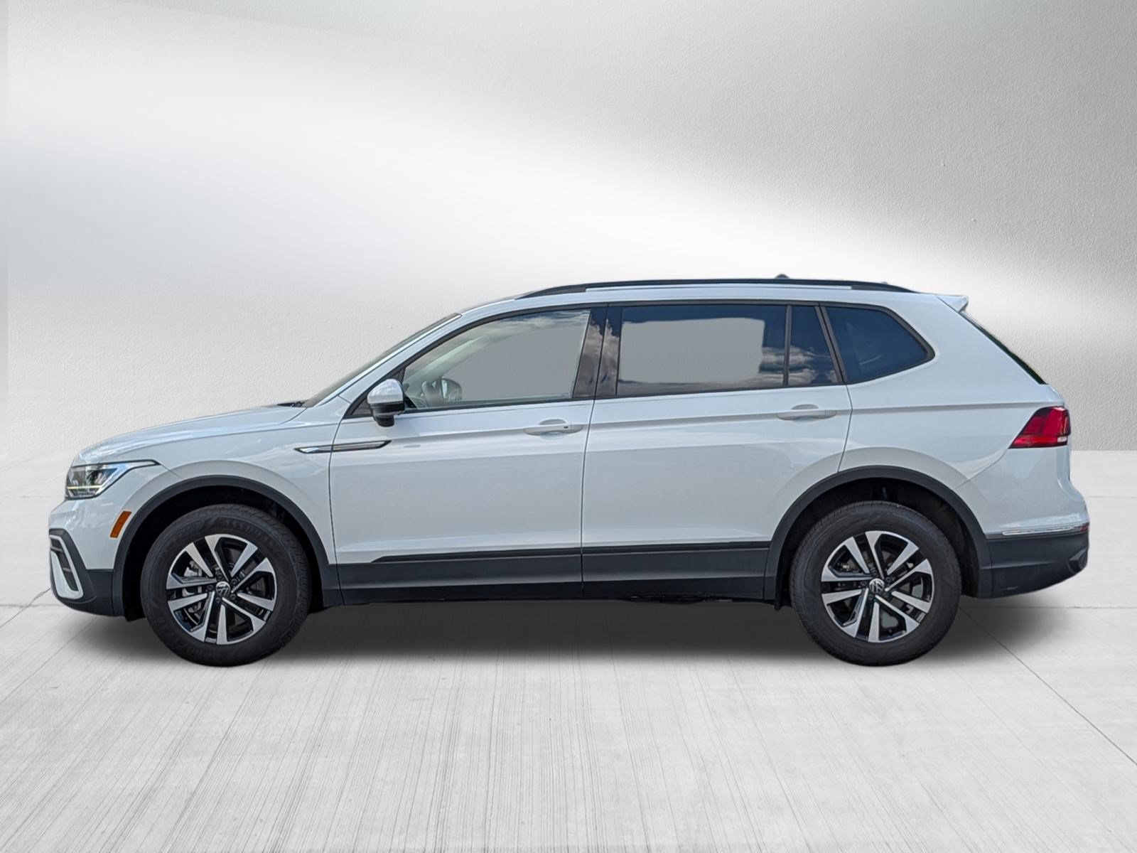 Certified 2023 Volkswagen Tiguan S AWD/4WD image 4