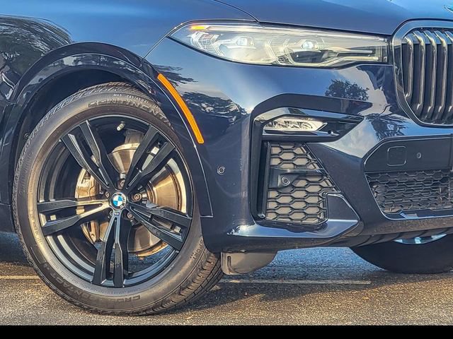 Used 2022 BMW X7 xDrive40i w/ M Sport Package AWD/4WD image 4