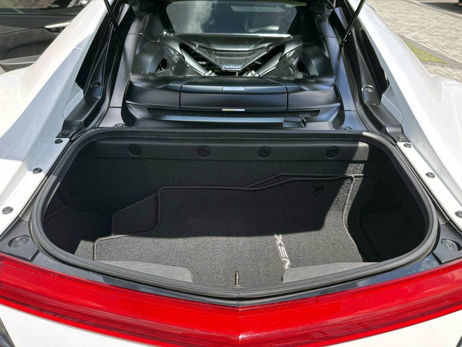 Used 2017 Acura NSX AWD/4WD image 11