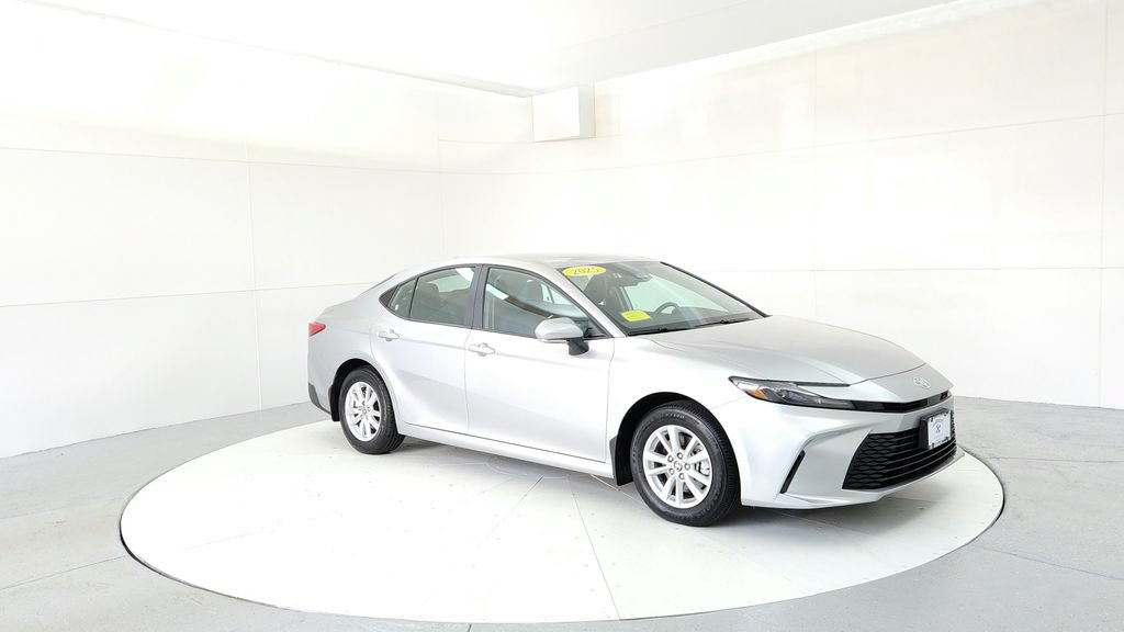 Used 2025 Toyota Camry LE AWD/4WD image 7