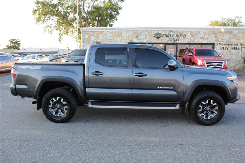 Used 2021 Toyota Tacoma TRD Off-Road w/ Technology Package AWD/4WD image 8