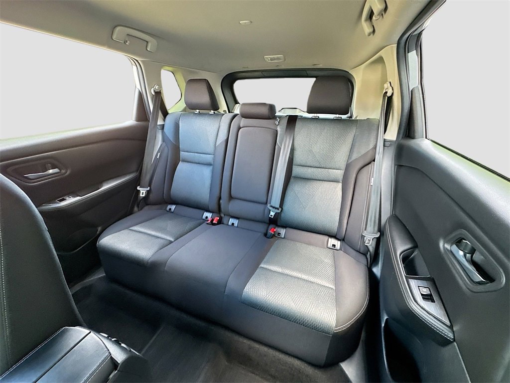 Used 2024 Nissan Rogue SV image 13