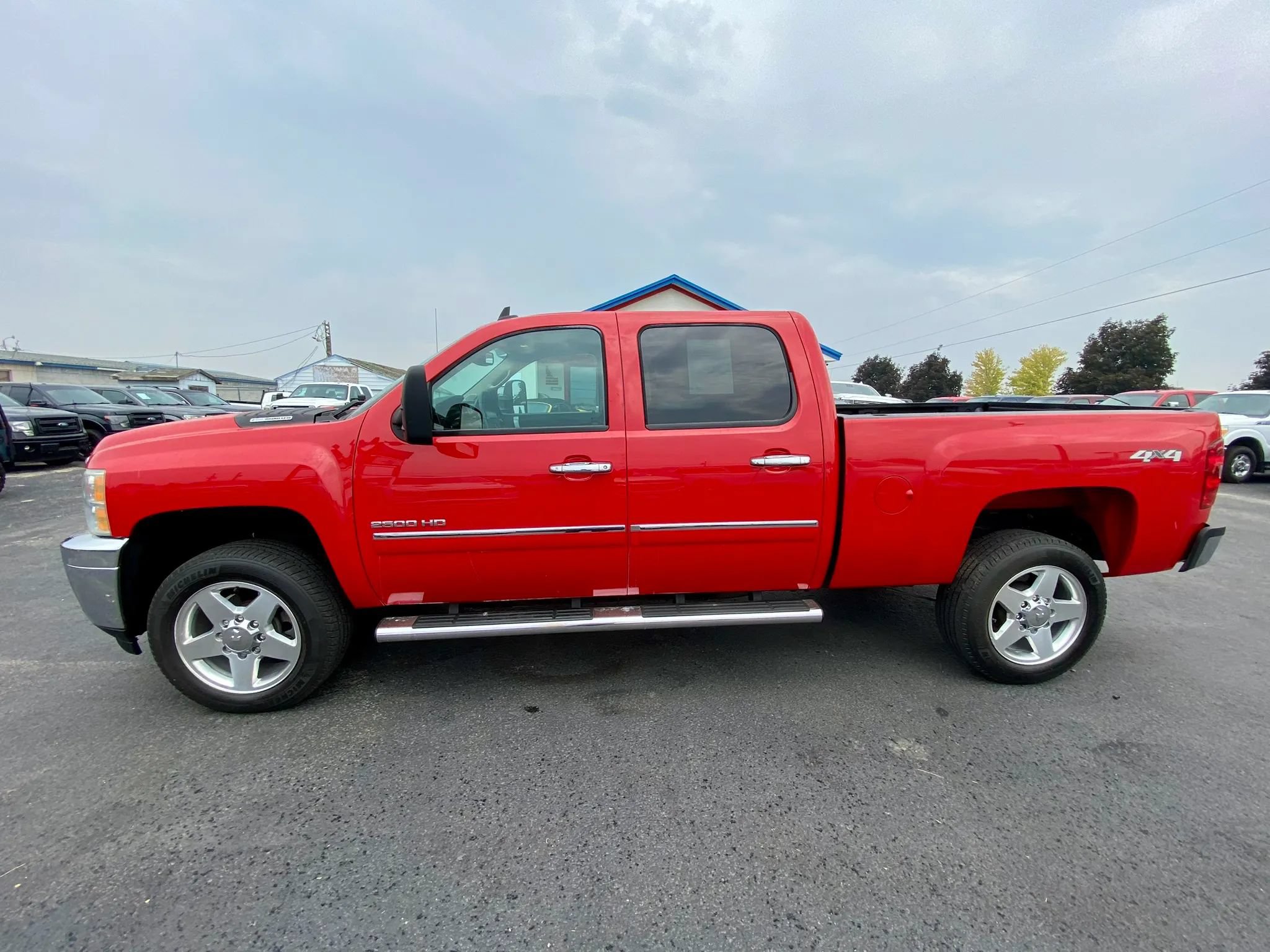 Used 2014 Chevrolet Silverado 2500 LT w/ Custom Sport Truck Package AWD/4WD image 2