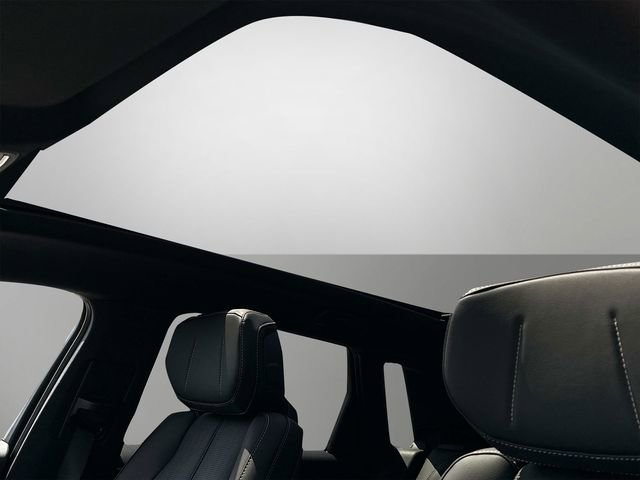 Used 2025 Cadillac Lyriq Luxury image 9