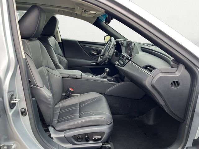 Used 2023 Lexus ES 350 Luxury w/ Accessory Package (Z2) image 16