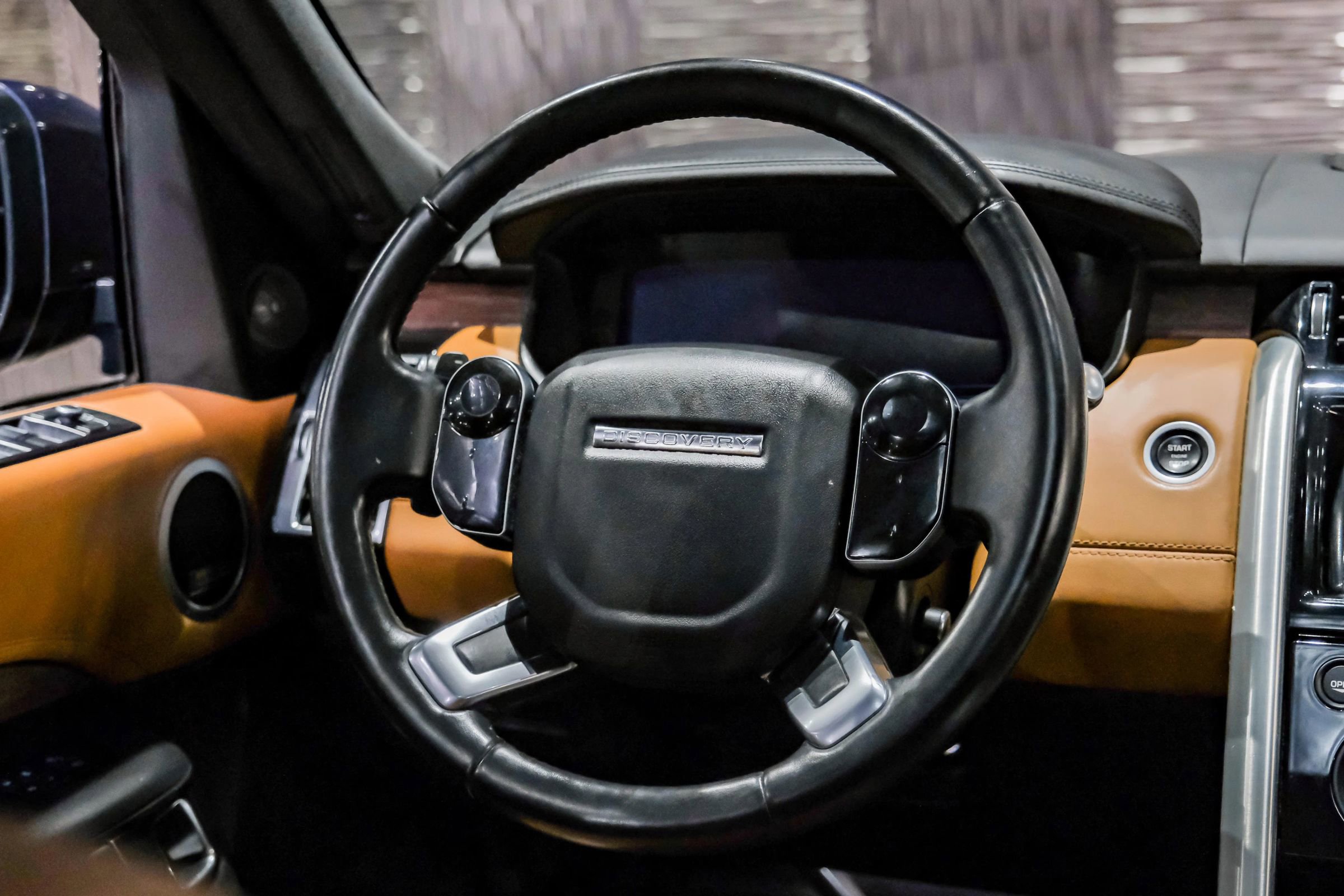 Used 2019 Land Rover Discovery HSE Luxury image 15